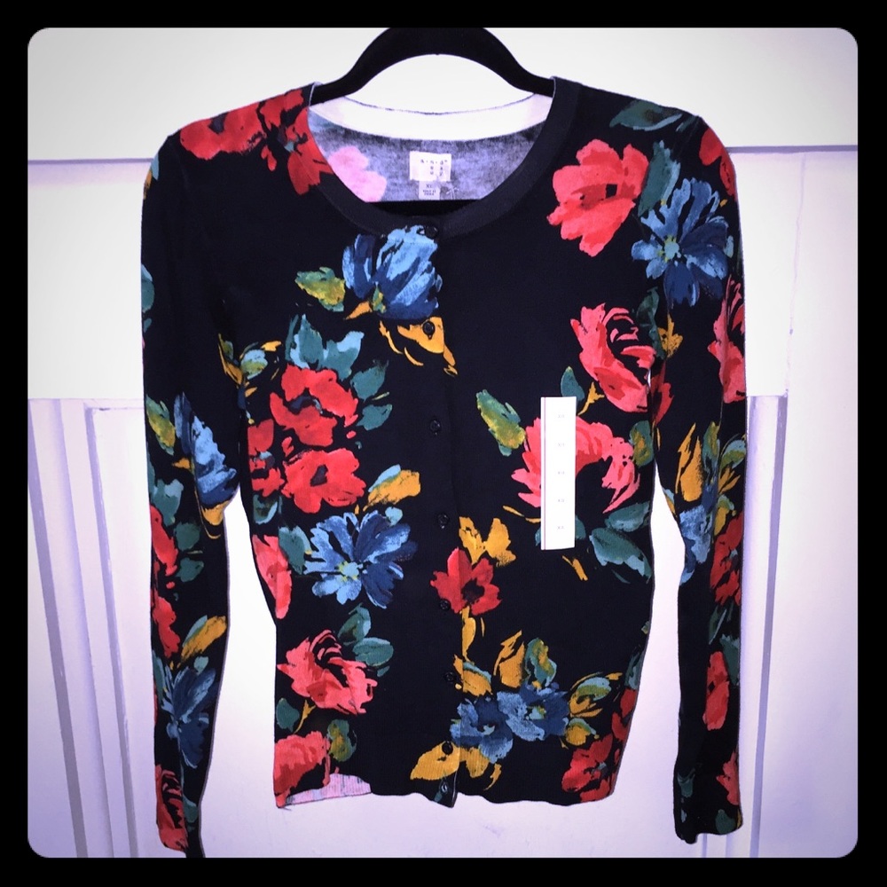Beautiful floral button-up cardigan